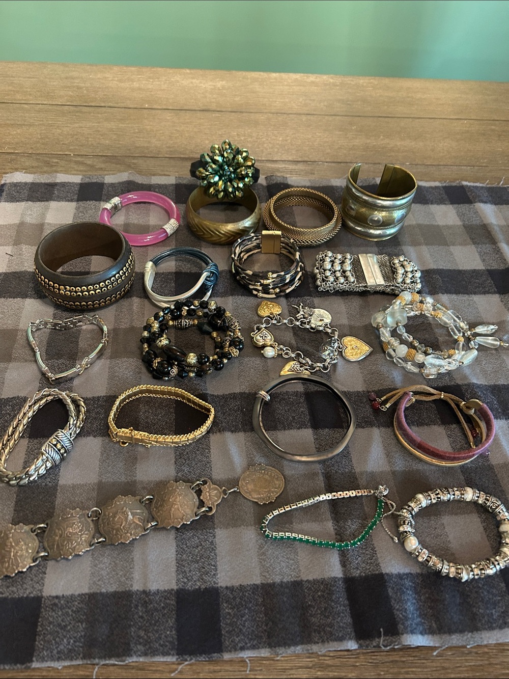 Vintage costume jewelry bundle lot of 20 bracelets / bangles wear or repurpose